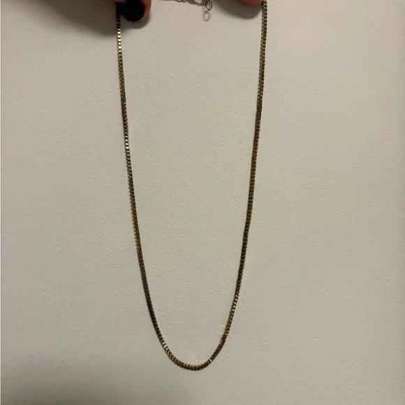 Elegant Gold Chain Necklace - Picture 2 of 2